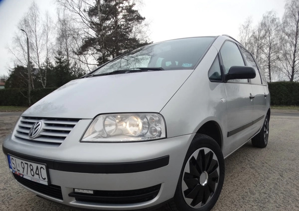 Volkswagen Sharan cena 10500 przebieg: 236000, rok produkcji 2003 z Urzędów małe 254